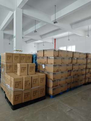 Arricciacapelli in ceramica con fusto da 25 mm, garanzia di 1 anno e voltaggio 110-240V per ricci lisci e lucenti