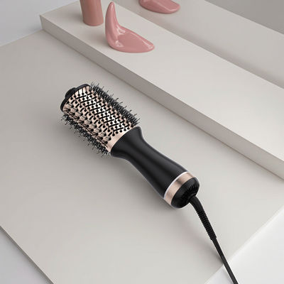 Spazzola ad aria calda al titanio da 1200W con 1 anno di garanzia e doppia tensione per uno styling facile dei capelli